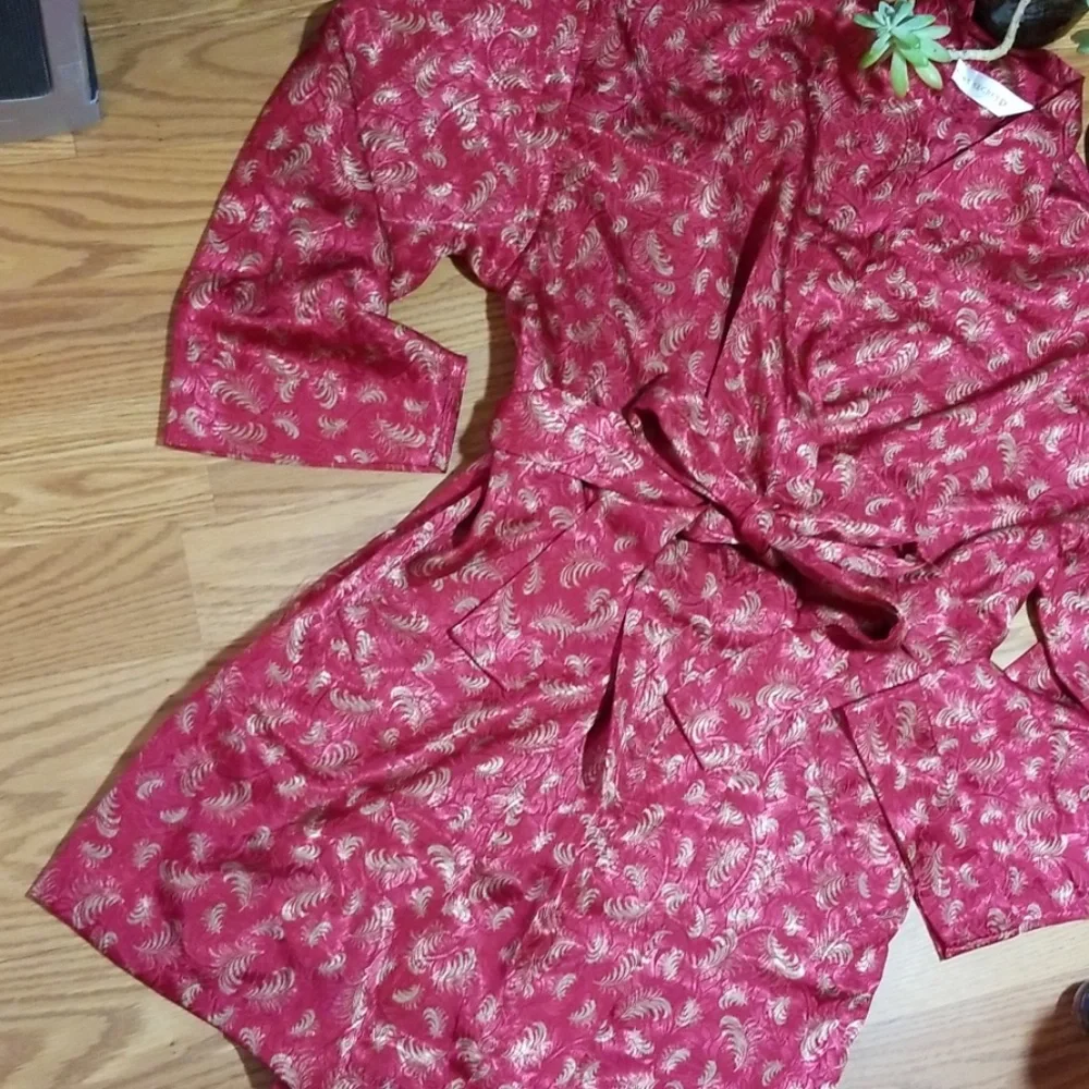 Victoria Secret robe‎ size is o/s